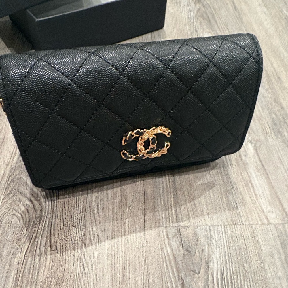 Chanel Beauty GWP Makeup Crossbody Bag - Picture 8 of 10